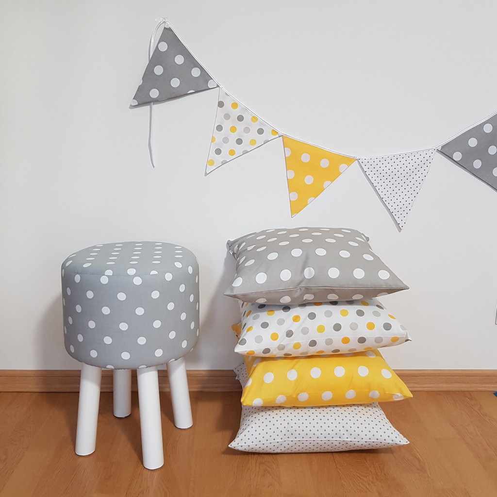 Puf na sedenie, taburetka z dreva, sivá, biele BODKY, polka dot - Lily Pouf obrázok 4